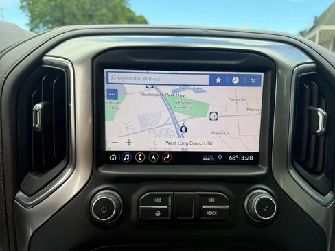 Used 2019 Chevrolet Silverado 1500 LTZ w/ Technology Package AWD/4WD image 26