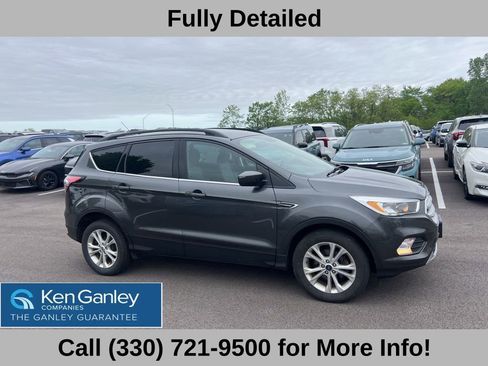 Used 2018 Ford Escape SE FWD image 4