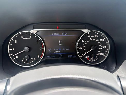 Used 2023 Nissan Altima 2.5 SV FWD image 9