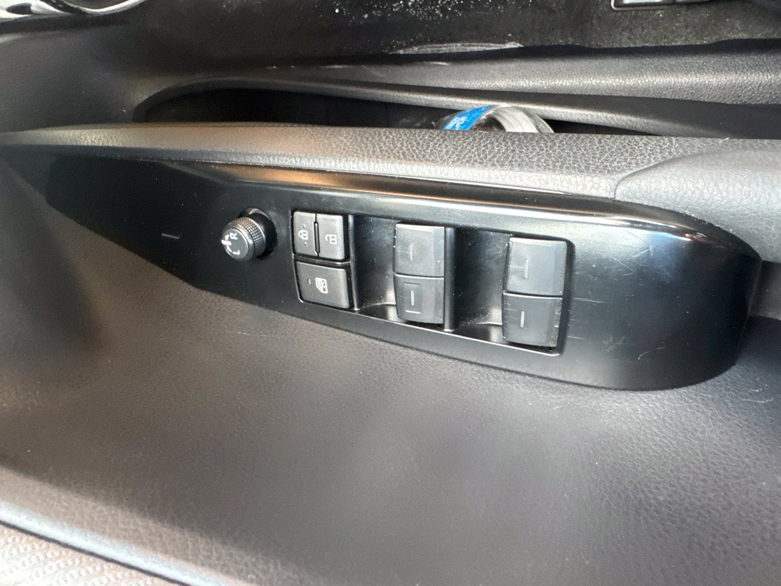 Used 2025 Toyota Camry SE FWD image 18