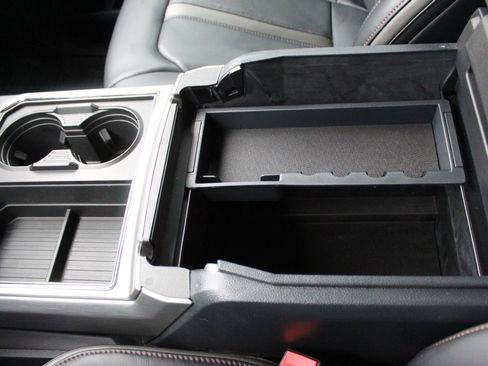 Used 2022 Ford F250 Platinum w/ FX4 Off-Road Package image 33