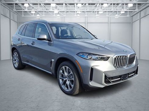 New 2026 BMW X5 xDrive50e image 3