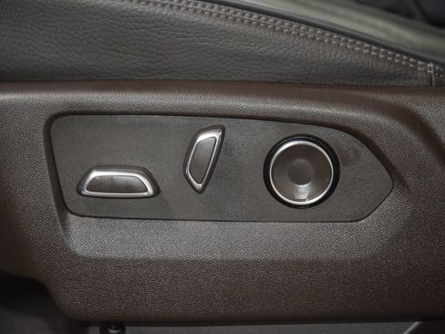 Used 2024 GMC Yukon XL Denali AWD/4WD image 41