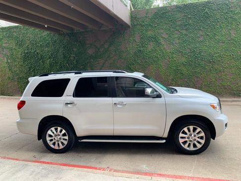 Used 2010 Toyota Sequoia Platinum RWD image 13
