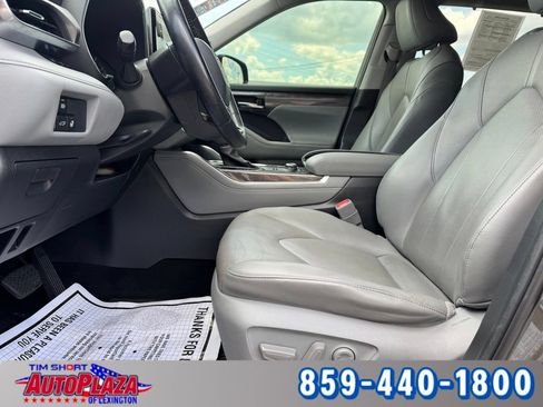 Used 2020 Toyota Highlander Limited AWD/4WD image 40