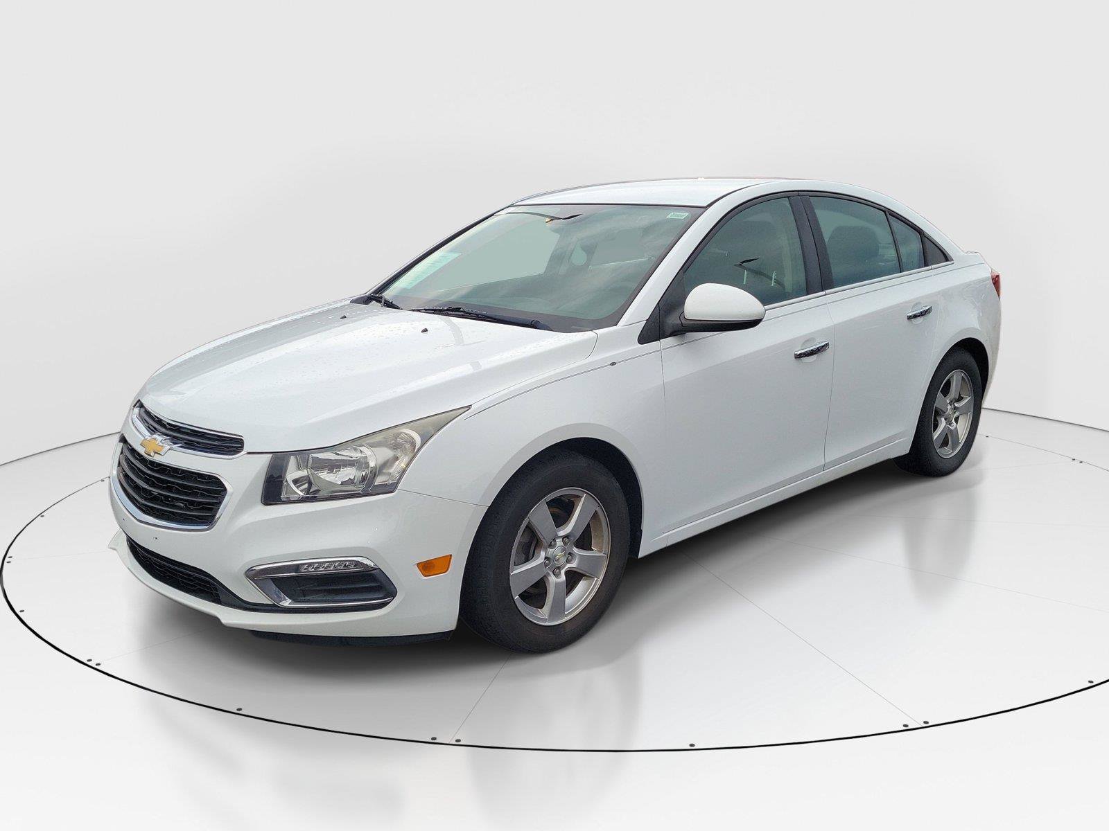 Used 2016 Chevrolet Cruze LT FWD image 2