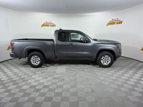 Certified 2024 Nissan Frontier SV w/ Technology Package AWD/4WD image 7