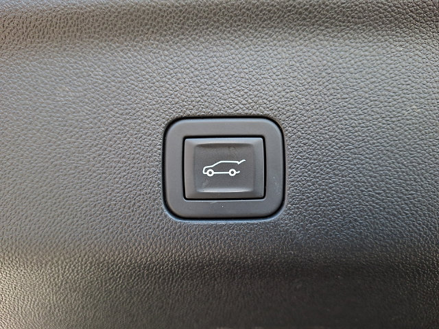 Used 2025 Chevrolet Suburban Premier AWD/4WD image 29