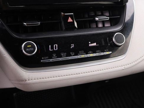 Certified 2023 Toyota Corolla SE w/ SE Premium Package image 17