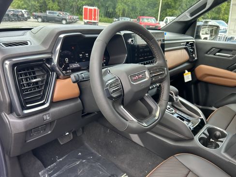 New 2026 GMC Canyon AT4 w/ Technology Plus Package AWD/4WD image 18
