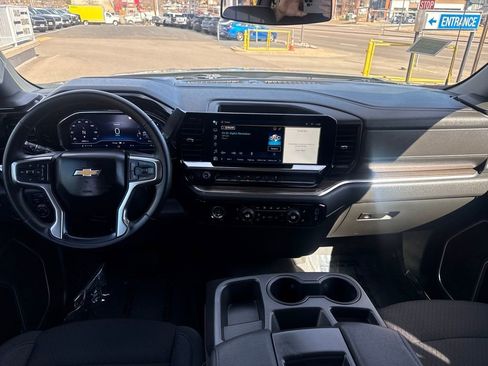 Used 2023 Chevrolet Silverado 1500 LT image 12