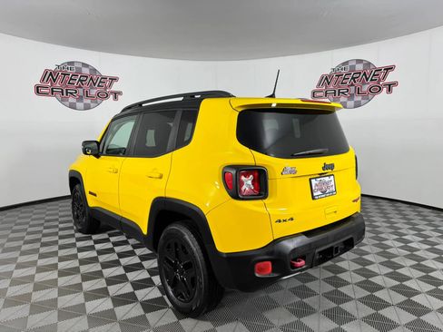 Used 2018 Jeep Renegade Trailhawk w/ UConnect 8.4 Nav Group AWD/4WD image 5