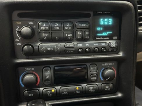 Used 1998 Chevrolet Corvette Coupe w/ Memory Pkg image 20