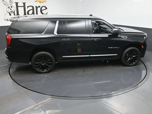 Used 2023 GMC Yukon XL Denali AWD/4WD image 38