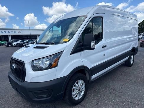 Used 2025 Ford Transit 250 148 Medium Roof RWD image 2