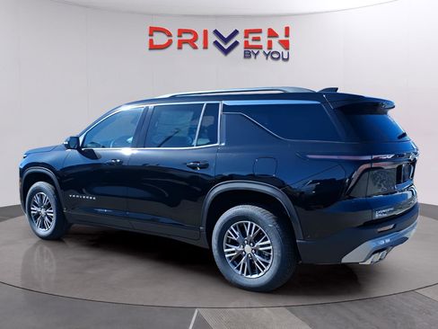 New 2026 Chevrolet Traverse LT w/ Enhanced Driving Package FWD image 3