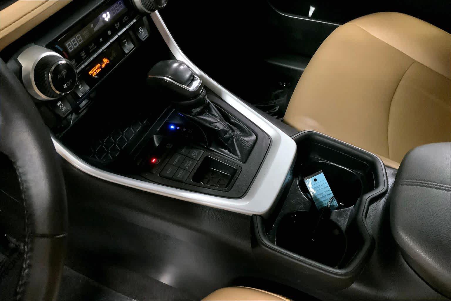 Certified 2021 Toyota RAV4 XLE Premium AWD/4WD image 17