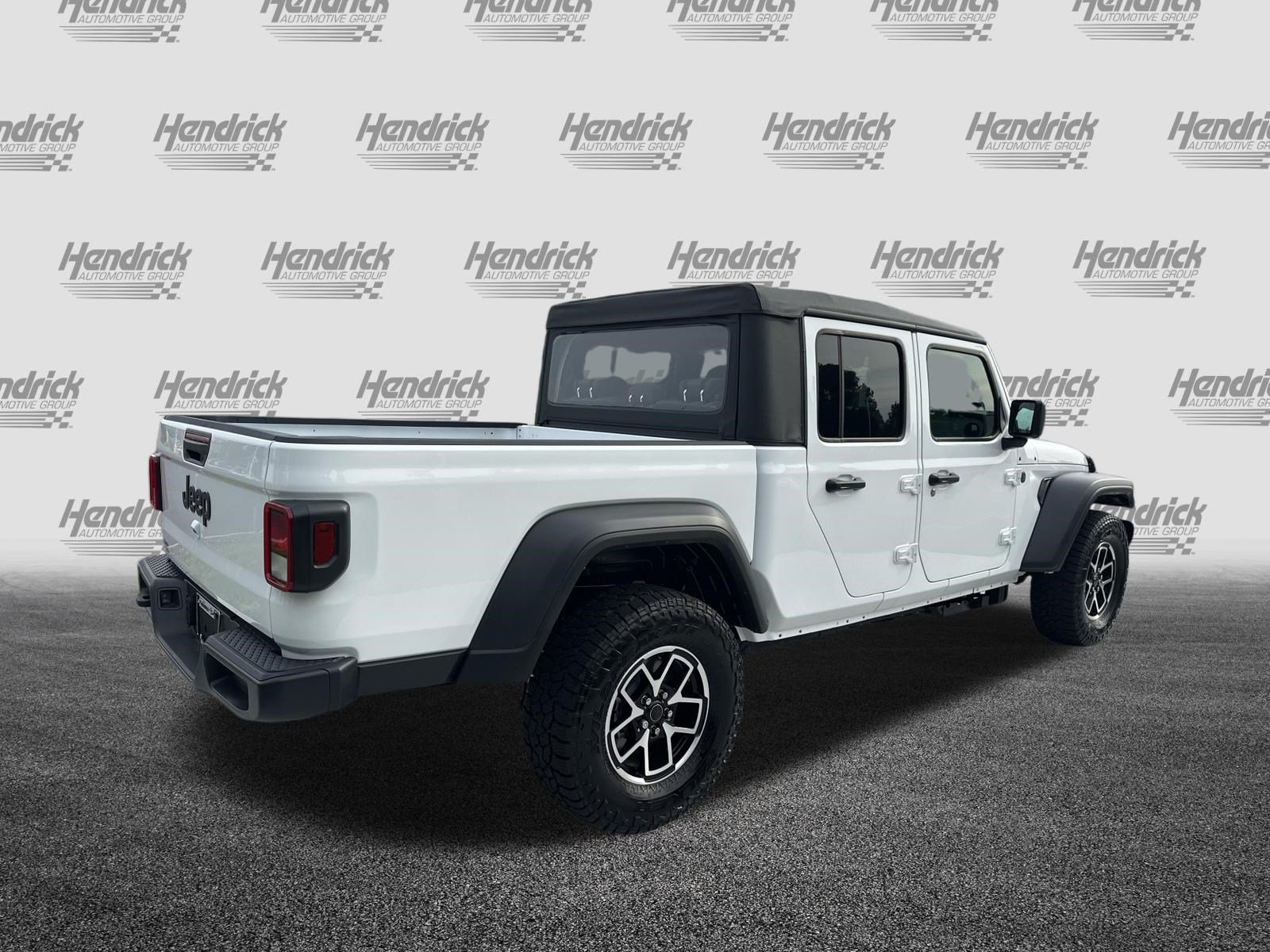 Used 2026 Jeep Gladiator Sport AWD/4WD image 10