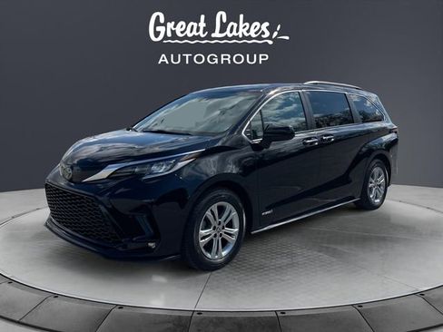 Used 2021 Toyota Sienna XSE AWD/4WD image 1