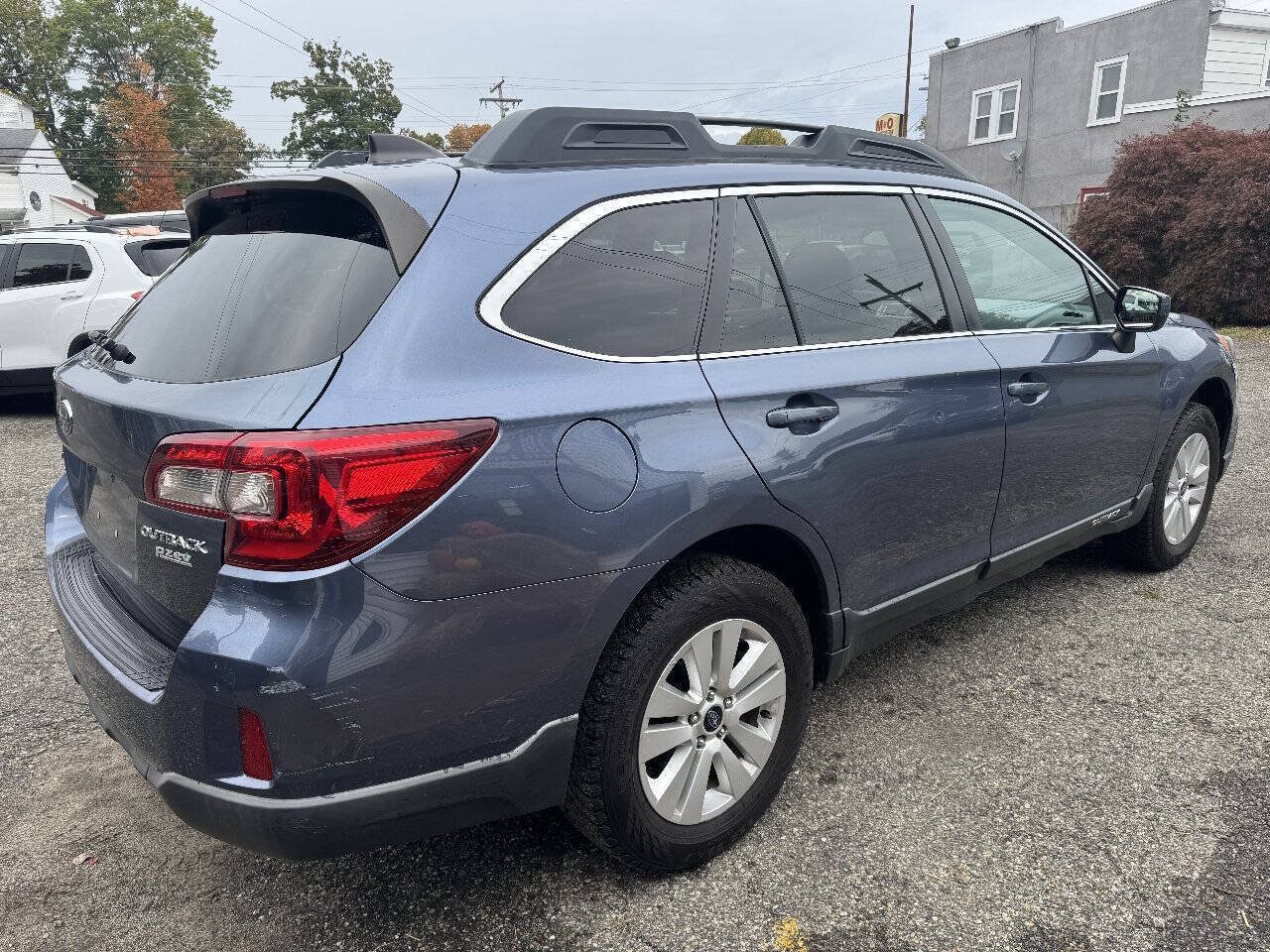 Used 2017 Subaru Outback 2.5i Premium AWD/4WD image 7