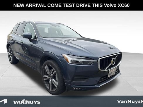 Used 2021 Volvo XC60 T5 Momentum w/ Premium Package FWD image 4