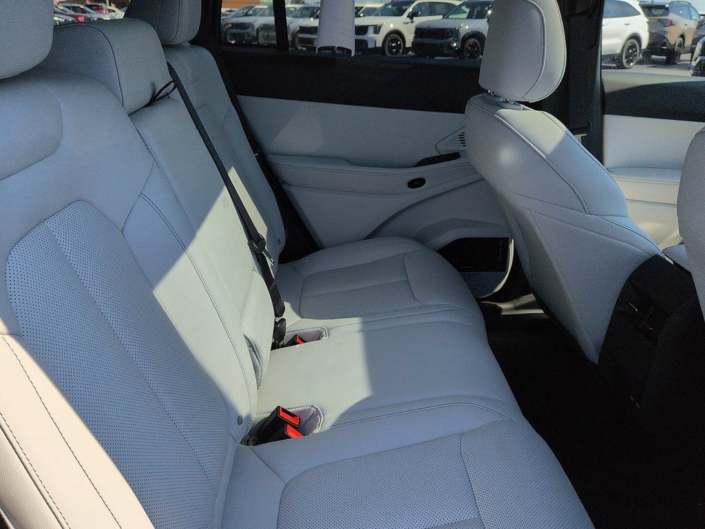 Used 2026 Jeep Cherokee Limited AWD/4WD image 8