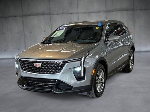 Used 2025 Cadillac XT4 Premium Luxury image 1