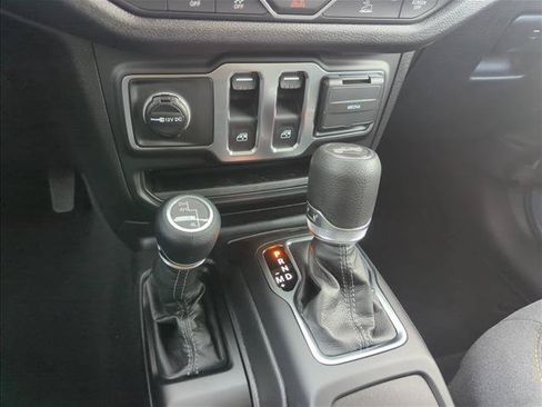 Used 2026 Jeep Wrangler Sport AWD/4WD image 15