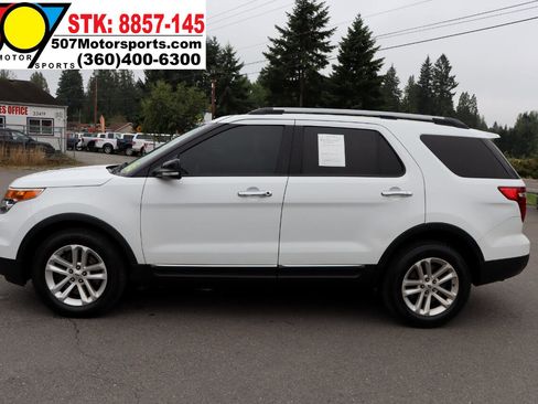 Used 2015 Ford Explorer XLT w/ Equipment Group 202B image 4