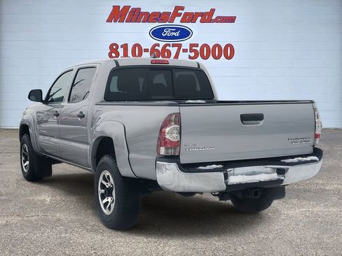 Used 2014 Toyota Tacoma PreRunner w/ SR5 Package image 4