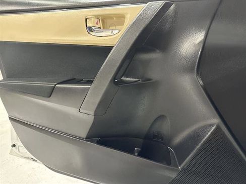 Used 2017 Toyota Corolla LE image 34