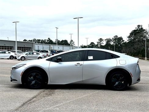 New 2026 Toyota Prius LE image 5