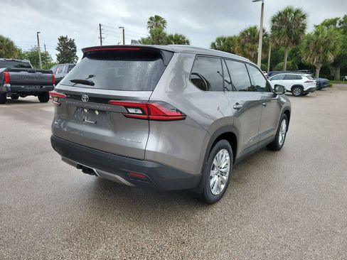 New 2026 Toyota Grand Highlander Platinum AWD/4WD image 3