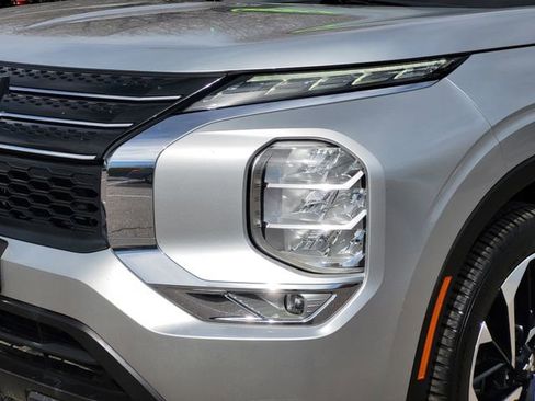 Used 2022 Mitsubishi Outlander ES image 5