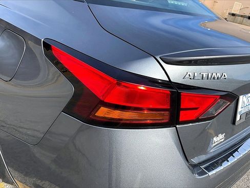 Used 2022 Nissan Altima 2.5 SR image 30
