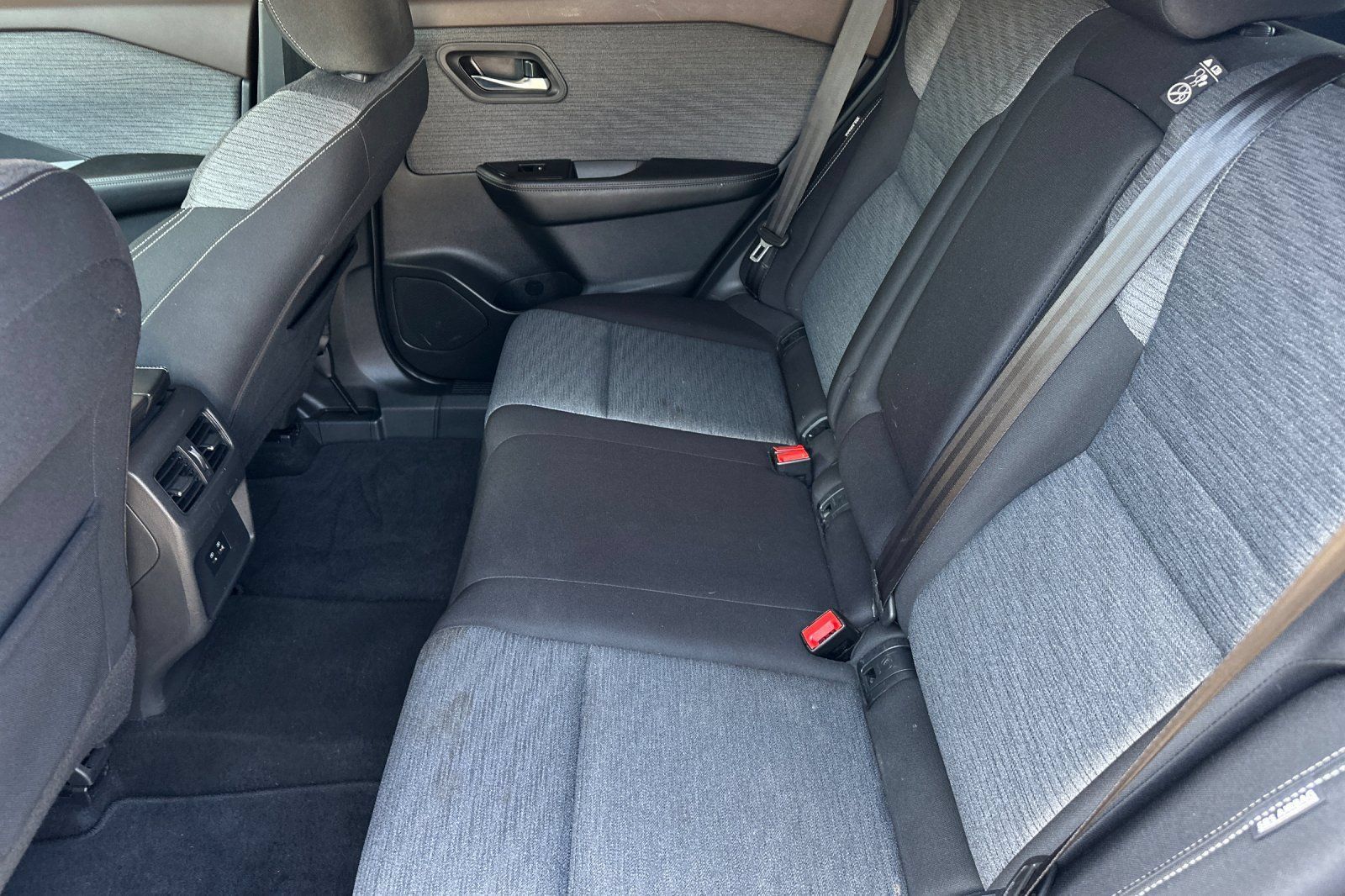 Used 2021 Nissan Rogue SV AWD/4WD image 11