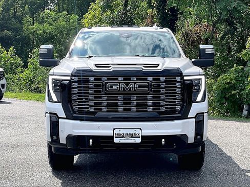 Used 2025 GMC Sierra 2500 Denali Ultimate AWD/4WD image 2
