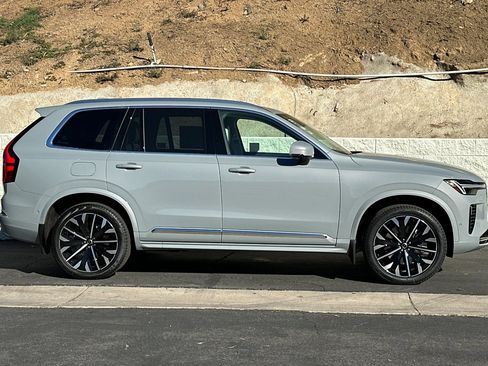 New 2026 Volvo XC90 T8 Ultra image 4