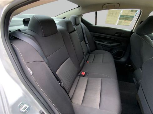 Used 2024 Nissan Altima 2.5 SV FWD image 19