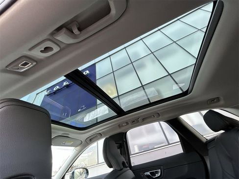 Used 2023 Volvo XC60 B5 Plus w/ Climate Package image 24