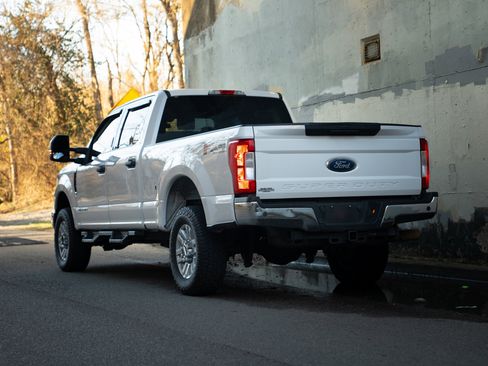 Used 2019 Ford F250 XLT w/ XLT Value Package image 8