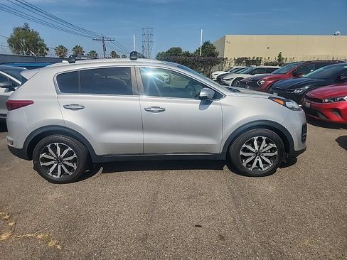 Used 2018 Kia Sportage EX FWD image 16