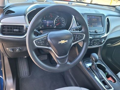 Used 2023 Chevrolet Equinox LS w/ LS Convenience Package FWD image 9