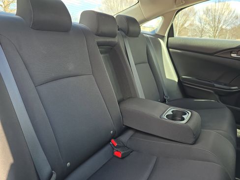 Used 2019 Honda Civic EX image 12