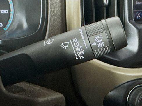 Used 2022 GMC Canyon Denali RWD image 13