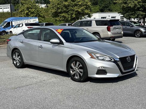 Used 2020 Nissan Altima 2.5 S FWD image 4