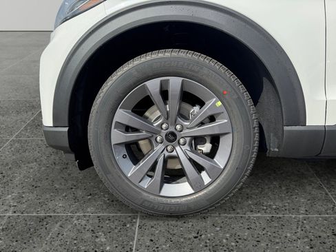 New 2025 Ford Explorer Active w/ Active Comfort Package image 9