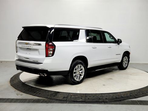Used 2023 Chevrolet Suburban Premier image 7