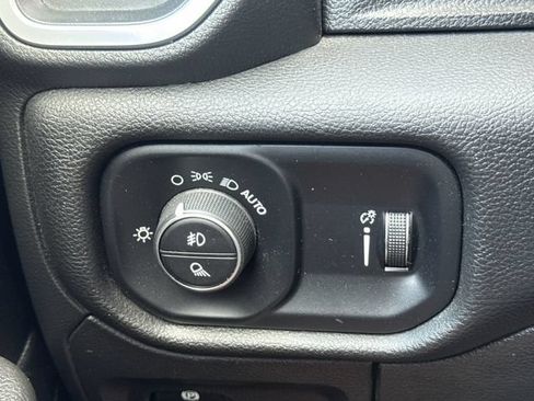 Used 2023 RAM 1500 Big Horn AWD/4WD image 31