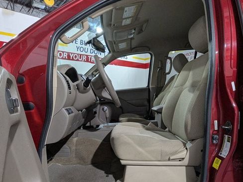 Used 2015 Nissan Frontier SV w/ SV Value Truck Package image 18